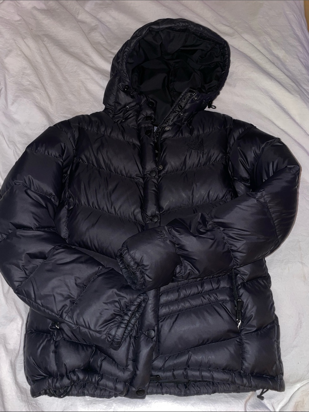 The North Face Women Black Hooded Puffer Jacket -smaller for a large